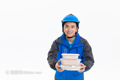 送餐员小哥递送外卖